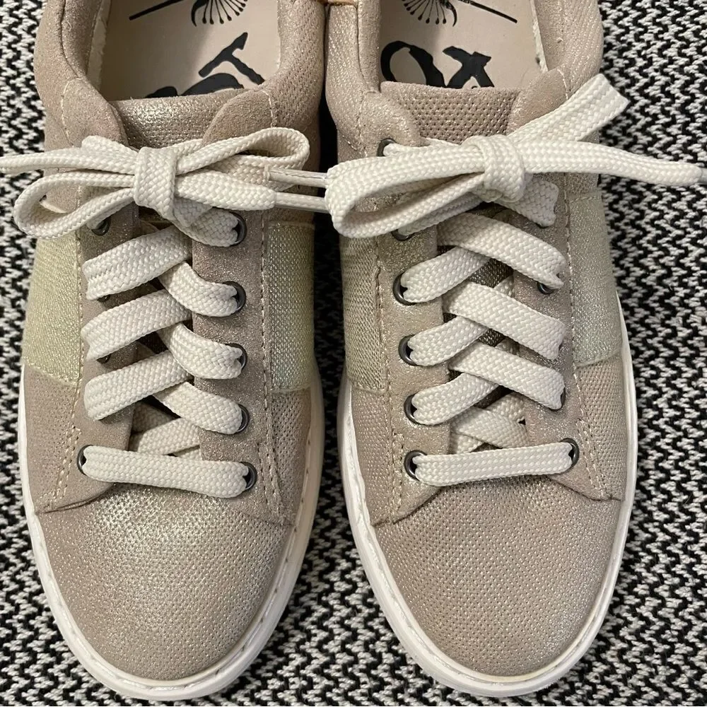 OTBT Normcore Leather Lightweight Tan Shimmer Sneakers Sz-8